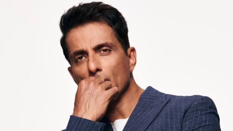 You are currently viewing कुवैत हादसे में 45 भारतीयों ने गंवाई जान, सोनू सूद ने जताया दुख, सरकार से की मदद की अपील