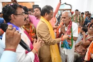 Read more about the article महानगर अध्यक्ष आनंद द्विवेदी की अध्यक्षता में मतदाता अभिनंदन कार्यक्रम सम्पन्न