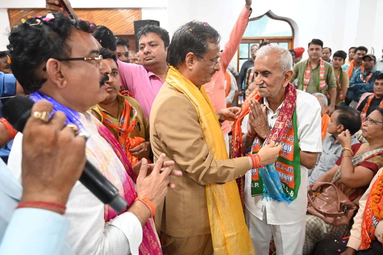 You are currently viewing महानगर अध्यक्ष आनंद द्विवेदी की अध्यक्षता में मतदाता अभिनंदन कार्यक्रम सम्पन्न