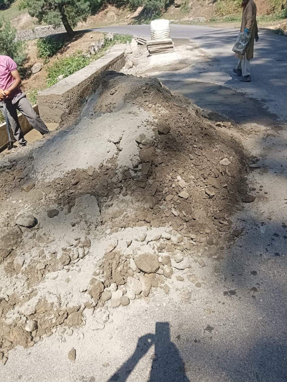 You are currently viewing BRO is allegedly using substandard materials in the construction of protection wall near Tragbal