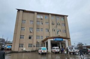 Read more about the article Negligence of Doctors Leads to Patient Suffering in District Hospital Bandipora