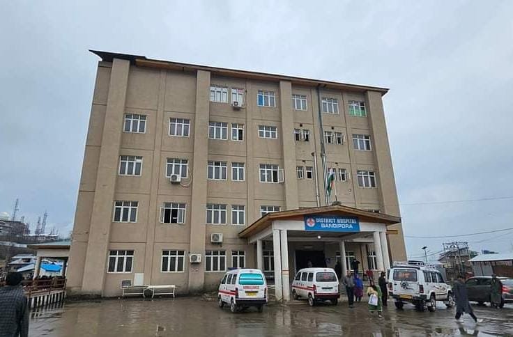 You are currently viewing Negligence of Doctors Leads to Patient Suffering in District Hospital Bandipora