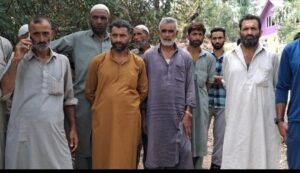Read more about the article Residents of Dooli Mohallah and Chechinaar Aloosa Protest Against Administration
