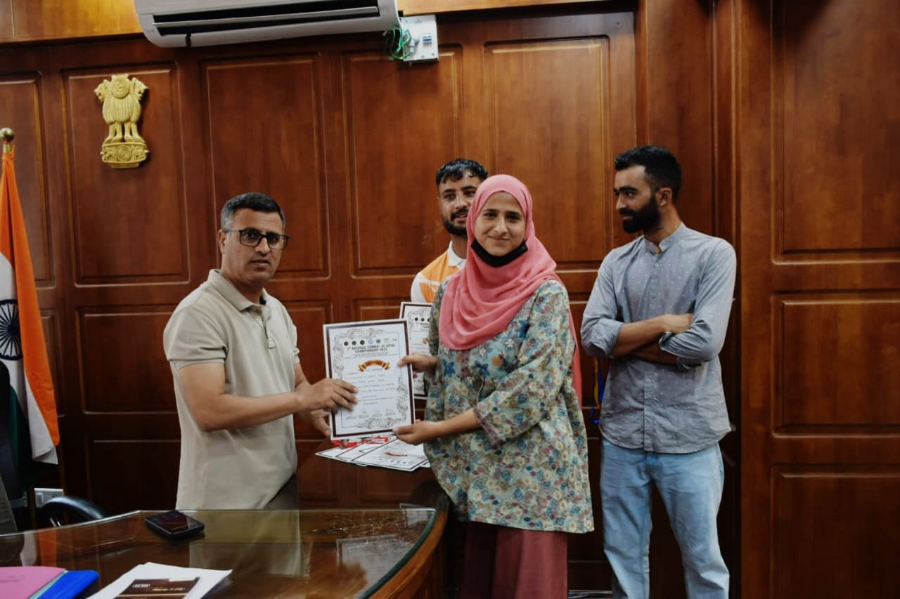 Read more about the article Insha Gani from Mantrigam, Bandipora Clinches Gold medal at 3rd Combat Ju Jitsu Championship 2024