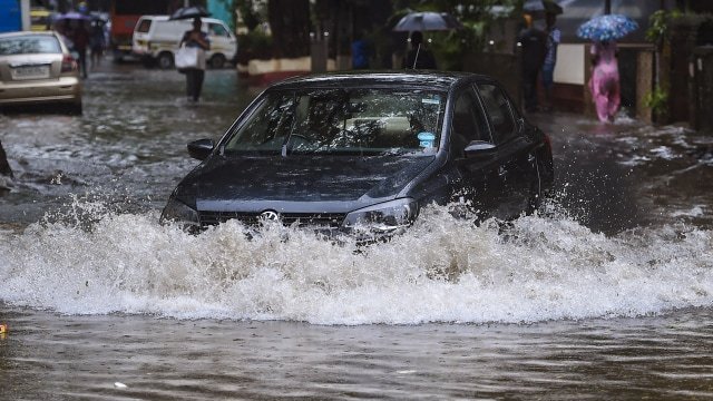 Read more about the article गुजरात में बारिश की तबाही: आठ लोगों की मौत, कई इलाकों में जलभराव