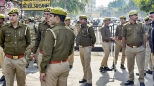 Read more about the article मेरठ में पुलिसकर्मी ने नौकरी का झांसा देकर आढ़ती की पत्नी से 30 लाख की ठगी, मौत के बाद बेटी पर केस दर्ज