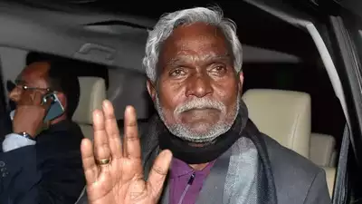 You are currently viewing चंपाई सोरेन का राजनीति से संन्यास का ऐलान: नए अध्याय की शुरुआत