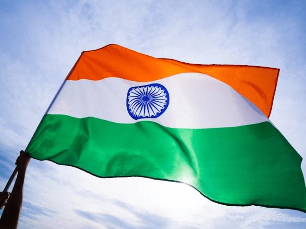 Read more about the article अफ्रीका की सबसे ऊंची चोटी पर भारतीय ध्वज फहराया, रक्षा मंत्रालय का ऐतिहासिक अभियान