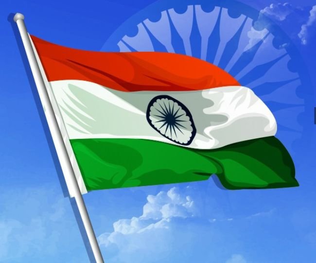 You are currently viewing स्वतंत्रता दिवस पर ध्वजारोहण और गणतंत्र दिवस पर झंडा फहराने का अंतर
