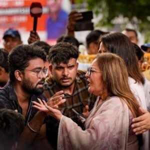 Read more about the article दिल्ली के ओल्ड राजेंद्र नगर में छात्रों का आक्रोश जारी: जया प्रदा को मिली तीखी प्रतिक्रिया