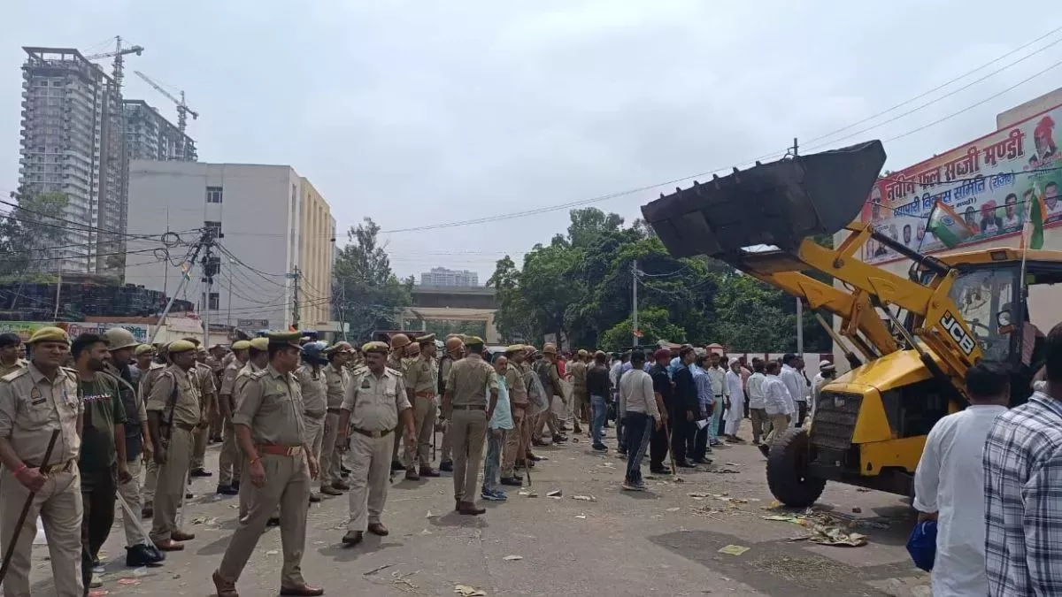 You are currently viewing गाजियाबाद में बुलडोजर एक्शन: सुप्रीम कोर्ट के आदेश पर तेज हुई कार्रवाई