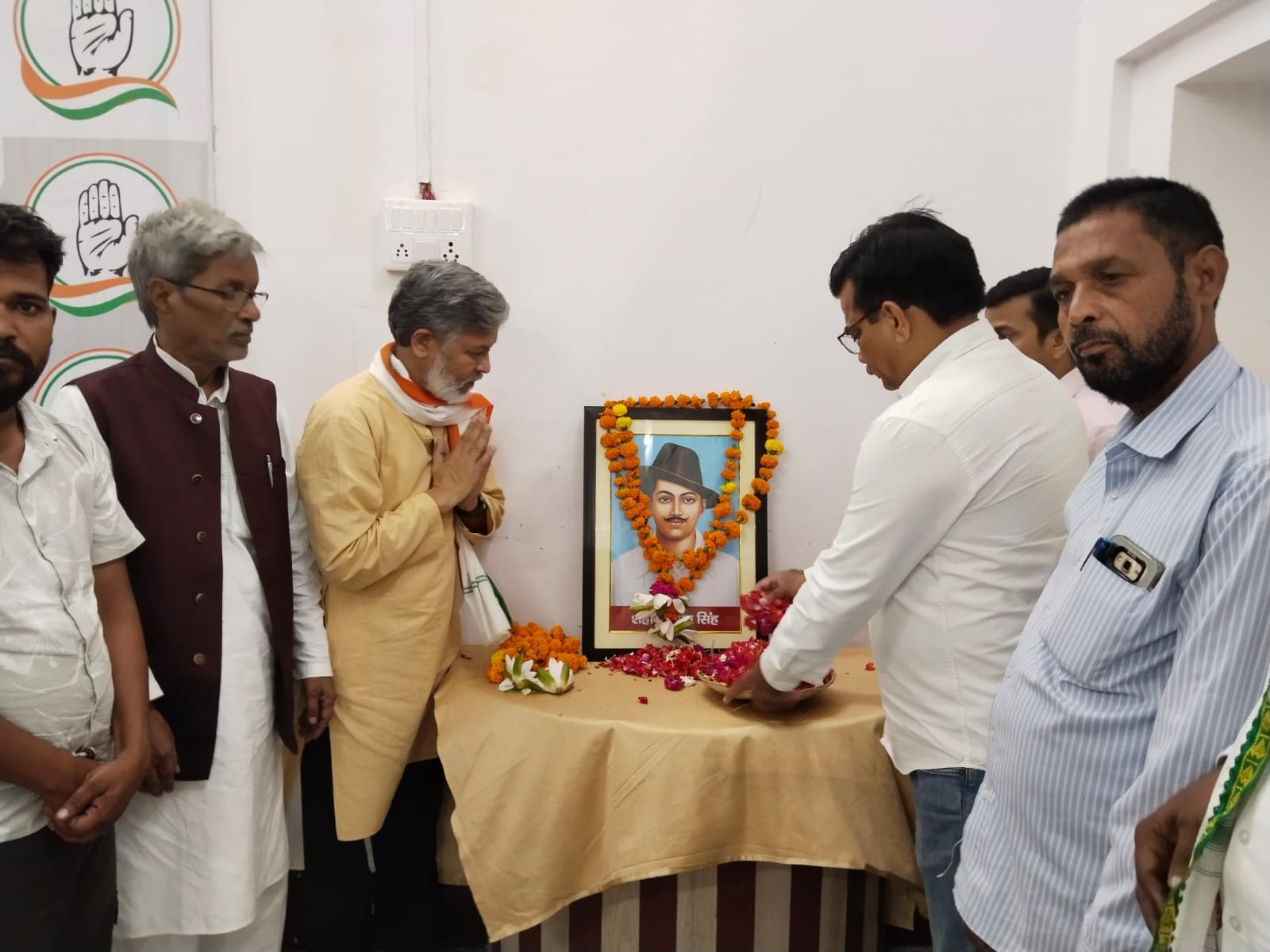 You are currently viewing भारतीय स्वतंत्रता संग्राम के योद्धा शहीद भगत सिंह जी की जयंती आज प्रदेश कांग्रेस मुख्यालय पर मनाई गई