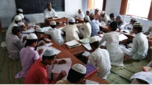 Read more about the article अंकुर विहार में मदरसा के कारी पर अश्लील हरकत का आरोप, पुलिस ने हिरासत में लिया