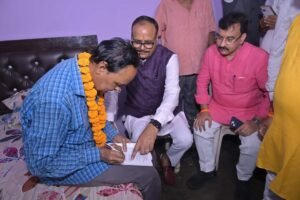 Read more about the article लखनऊ महानगर में विशेष सदस्यता अभियान चलाकर उप मुख्यमंत्री सहित विधायकों और जनप्रतिनिधियों ने लोगों को पार्टी से जोड़ा