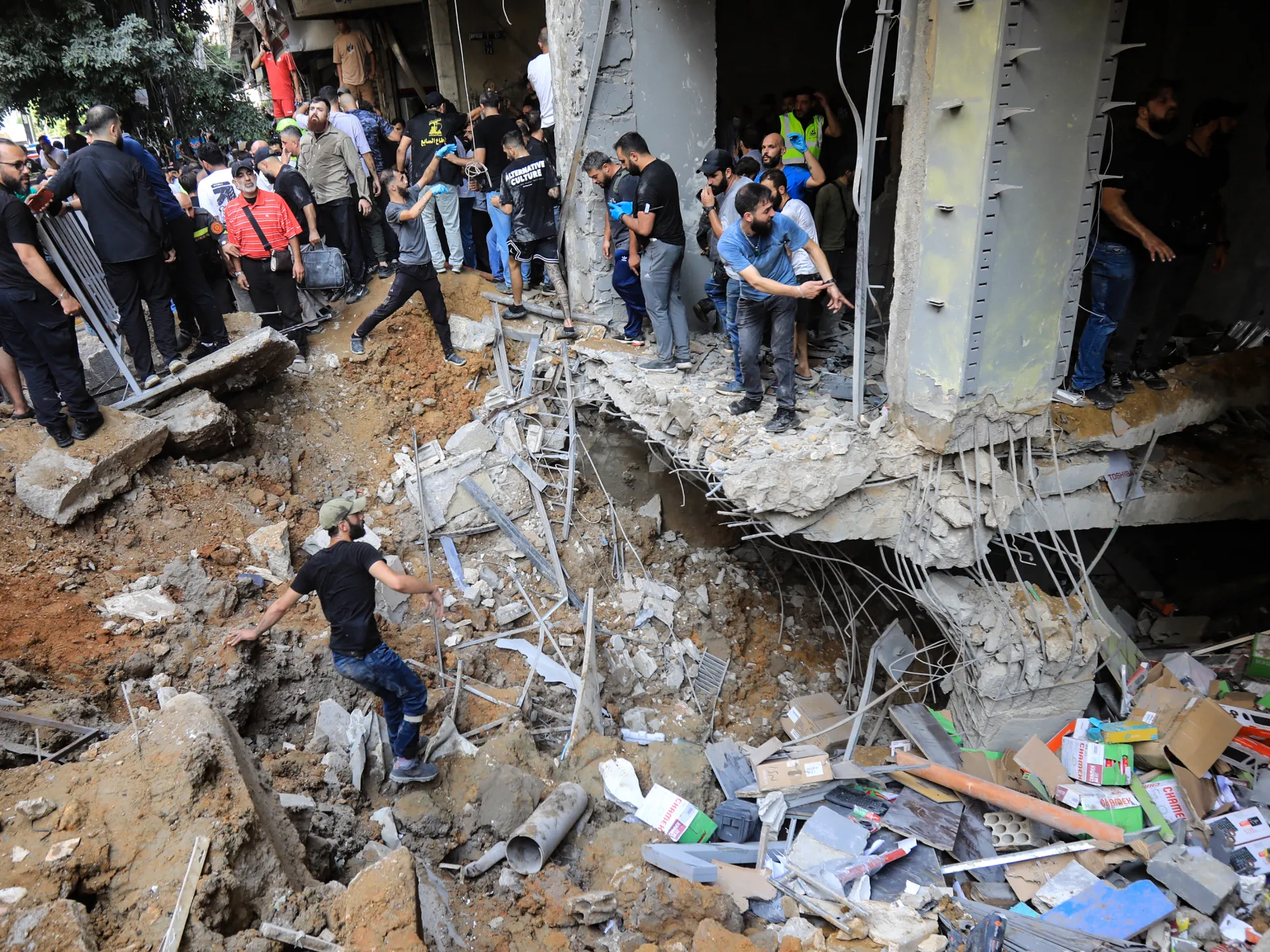 Read more about the article इजरायल के हवाई हमले: लेबनान में हिजबुल्लाह के ठिकानों पर कार्रवाई