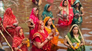 Read more about the article बक्सर में छठ पूजा का तीसरा दिन: श्रद्धालुओं ने भगवान भास्कर को अर्पित किया पहला अर्घ्य, प्रशासन ने की मुस्तैद व्यवस्था