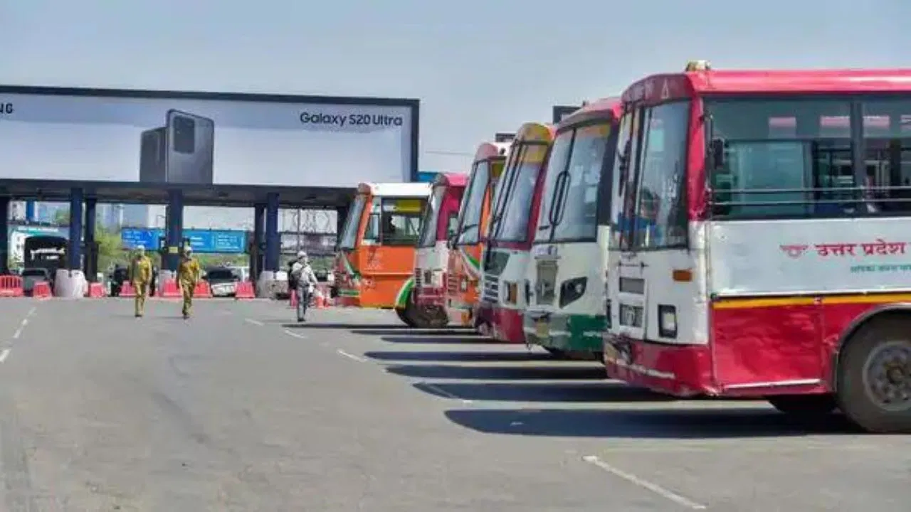 You are currently viewing महाकुंभ 2025: श्रद्धालुओं के लिए खास सुविधा, 7000 स्पेशल बसें चलेंगीसात हजार बसों की व्यवस्था, मुफ्त यात्रा के लिए शटल बसों का संचालन