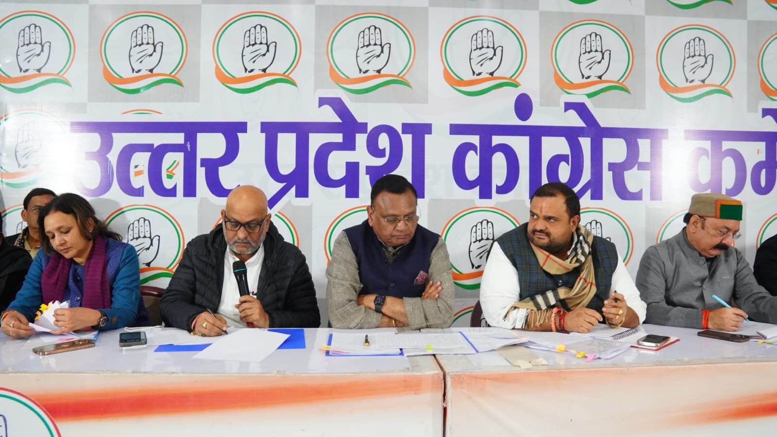 You are currently viewing प्रदेश कांग्रेस मुख्यालय पर तीसरे दिन संगठन सृजन कार्यक्रम की बैठक