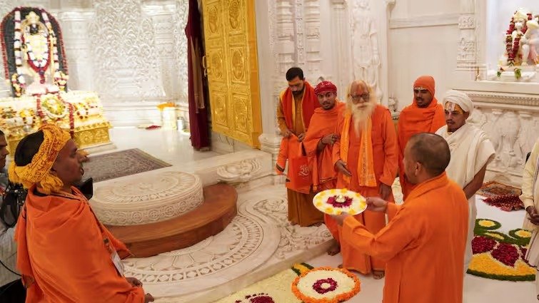 Read more about the article Ramlala Pran Pratishtha:रामलला की प्राण प्रतिष्ठा की पहली वर्षगांठ पर सीएम योगी ने शेयर की खास तस्वीर