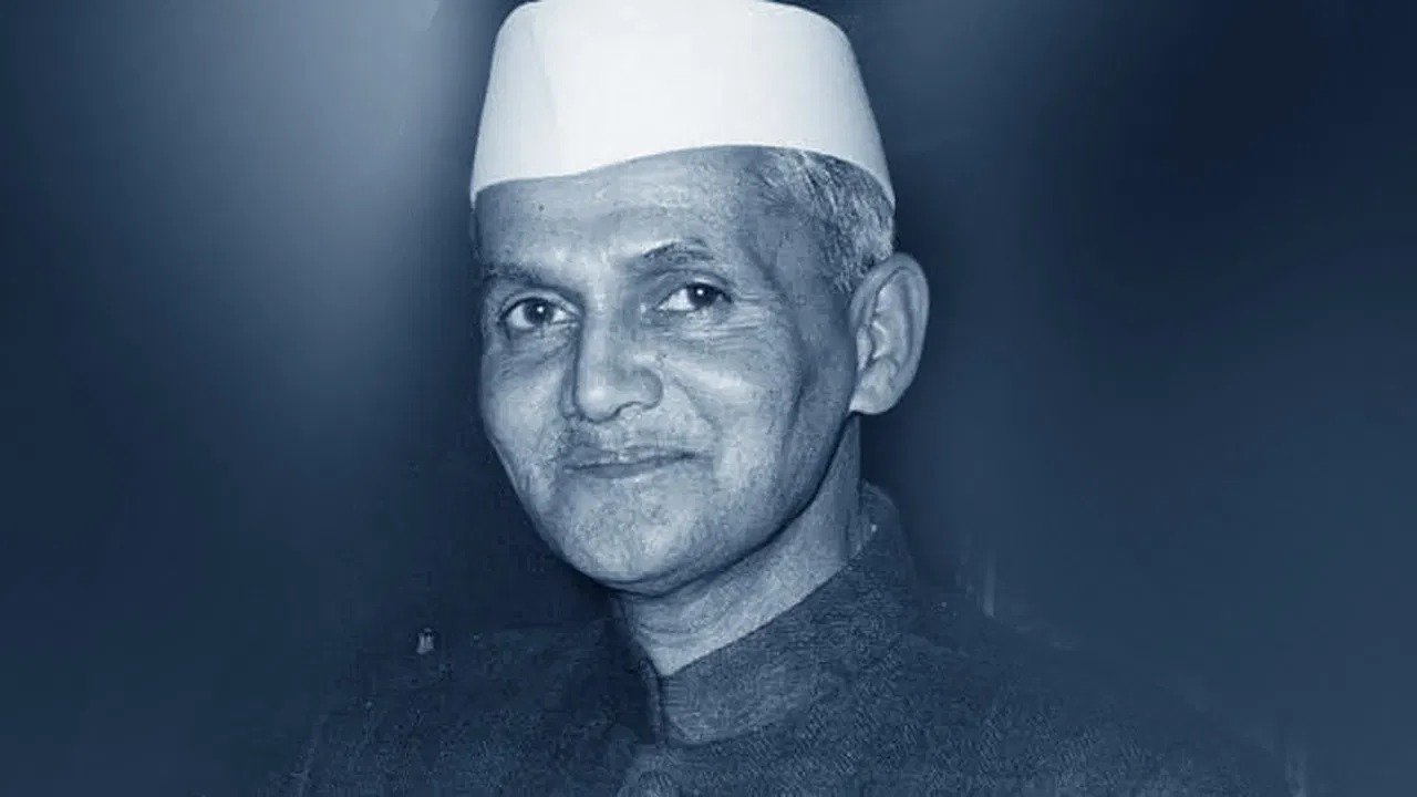 You are currently viewing Lal Bahadur Shastri Anniversary: ताशकंद में राज बनकर रह गई लाल बहादुर शास्त्री की मौत…
