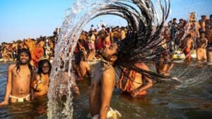 Read more about the article Mahakumbh 2025:जानें कुंभ में गंगा स्नान का वैज्ञानिक और आध्यात्मिक रहस्य..
