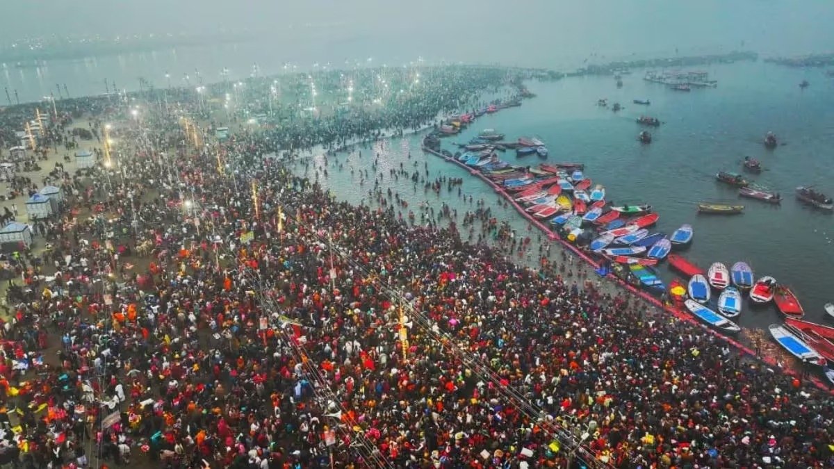 You are currently viewing Mahakumbh 2025 का शुभारंभ, पौष पूर्णिमा स्नान के साथ संगम पर उमड़ी श्रद्धालुओं की भीड़