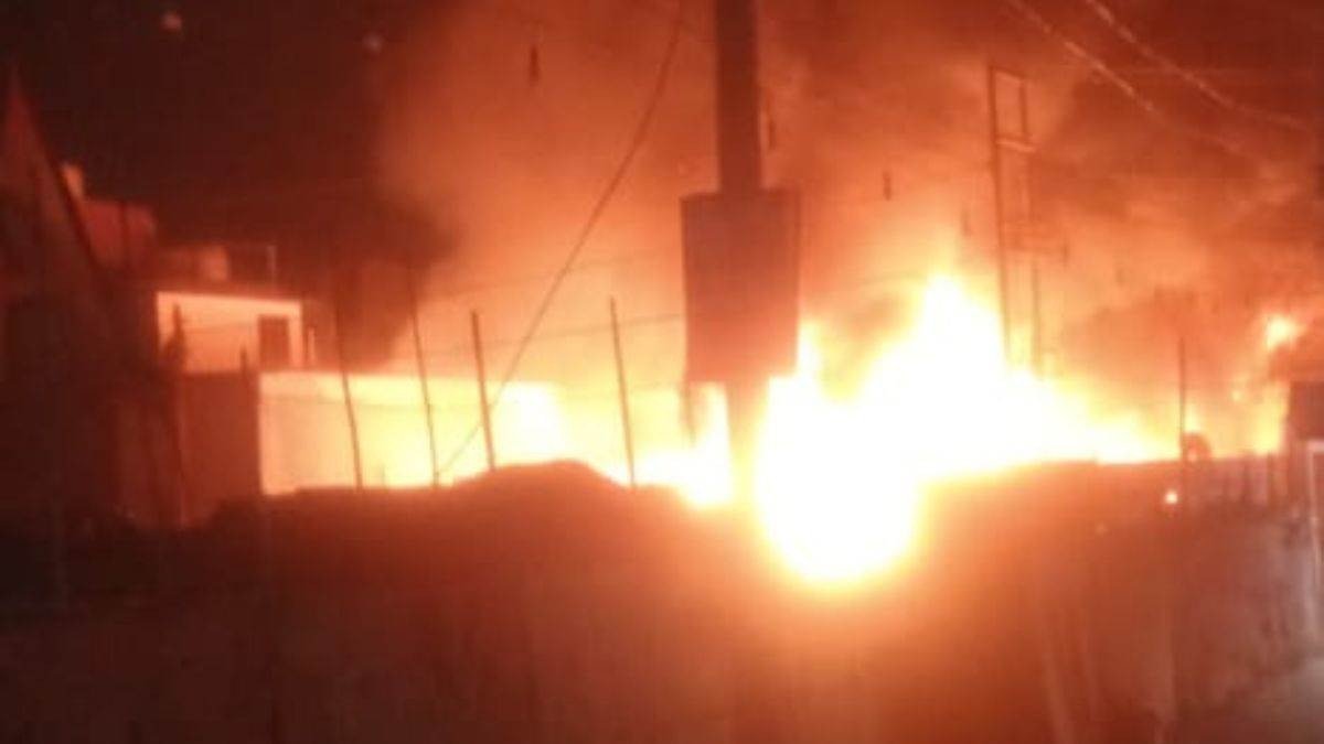 You are currently viewing Ghaziabad में कैसे जिंदा जला पूरा परिवार? महिला-बच्चों समेत चार की दर्दनाक मौत..