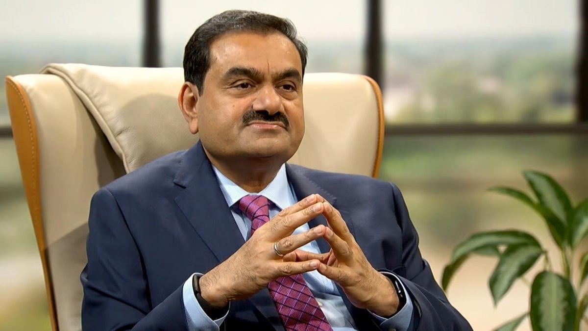 You are currently viewing Gautam Adani का उत्तर प्रदेश में निवेश को लेकर बड़ा ऐलान, महाकुंभ में भाग लिया
