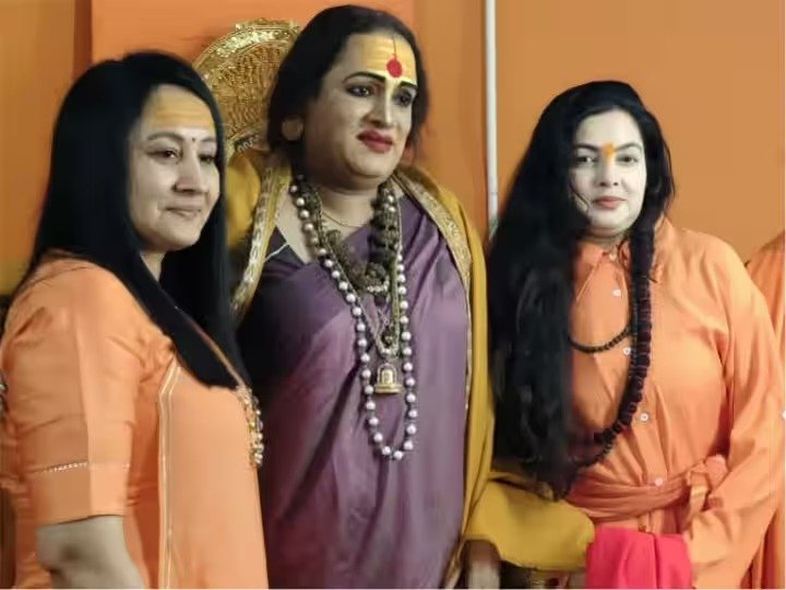 You are currently viewing Mahakumbh में ममता कुलकर्णी ने लिया संन्यास, किन्नर अखाड़े की महामंडलेश्वर बनीं