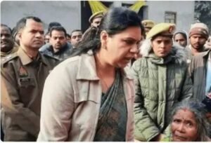 Read more about the article MahaKumb में हुई महिला की मौत, शव पहुंचा गांव; डीएम ने परिवार को हर संभव सहायता का दिया आश्वासन