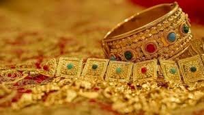 Read more about the article सोने की चमक में बढ़ोतरी: क्या 1 लाख रुपये प्रति 10 ग्राम तक पहुंच सकता है भाव?