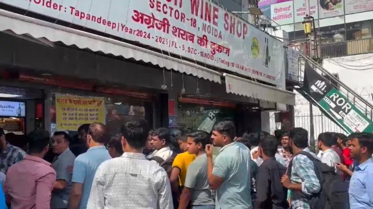 Read more about the article Noida और Ghaziabad में शराब प्रेमियों के लिए बंपर ऑफर.. 1 बोतल खरीदने पर एक फ्री