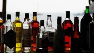 Read more about the article UP Liquor Offer News: यूपी में शराब की एक बोतल खरीदने पर एक फ्री.. योगी सरकार पर आम आदमी पार्टी का हमला
