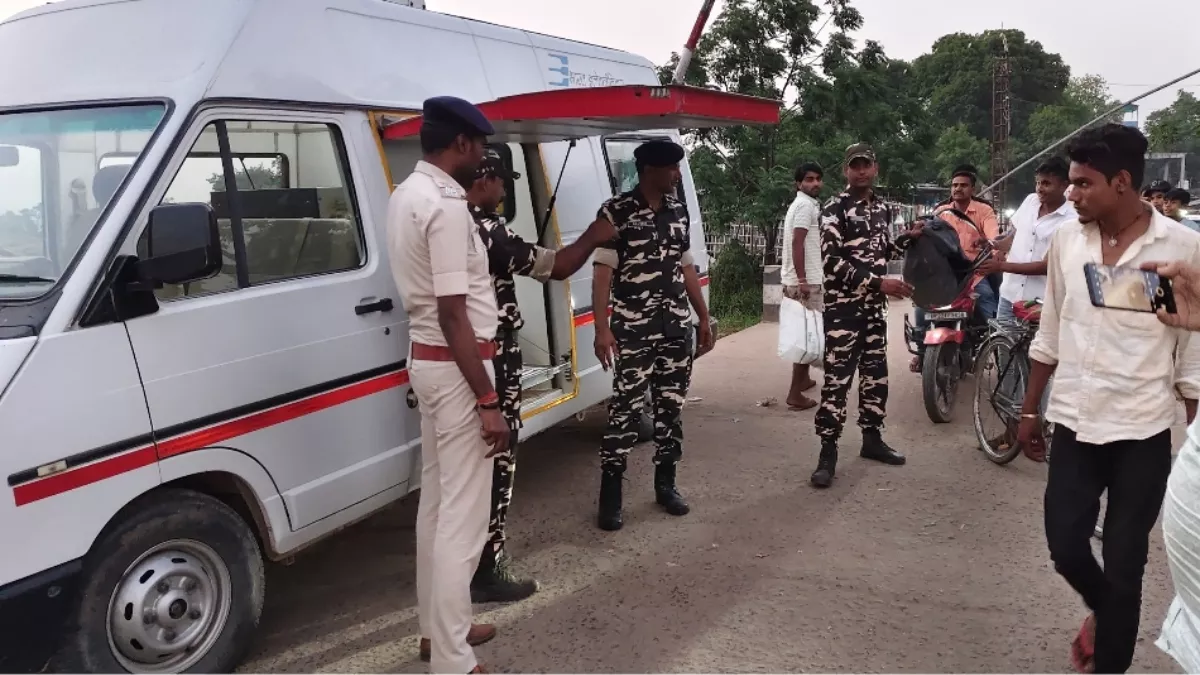 You are currently viewing पहलगाम हमले के बाद भारत-नेपाल सीमा पर हाई अलर्टनेपाल के रास्ते आतंकियों की घुसपैठ की आशंका, सुरक्षा एजेंसियां सतर्क