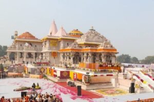 Read more about the article गर्मी के कारण रामलला के भोग-राग में बदलाव, अब मैंगो शेक, लस्सी व छाछ भी भोग में शामिल