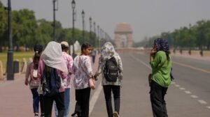 Read more about the article दिल्ली में गर्मी का कहर जारी.. 44 डिग्री के पार जाएगा तापमान, लू का अलर्ट जारी