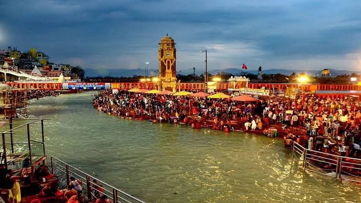 You are currently viewing Ganga Dussehra 2025: गंगा अवतरण का पावन पर्व, जानें महत्व, पूजा विधि और शुभ मुहूर्त