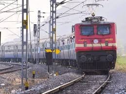 You are currently viewing Indian railway news : रेलयात्रियों को झटका…1 जुलाई से बढ़ सकता है ट्रेन का किराया, जानिए किस दूरी पर कितना बढ़ेगा किराया