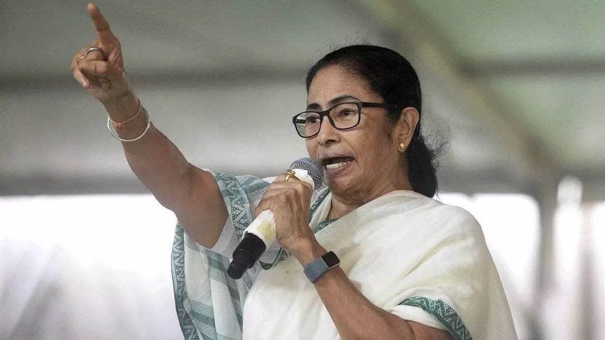 Read more about the article बंगाल चुनाव 2026: ममता बनर्जी आज करेंगी चुनावी बिगुल फूंकने का ऐलान, भाजपा से मुकाबले की रणनीति तैयार