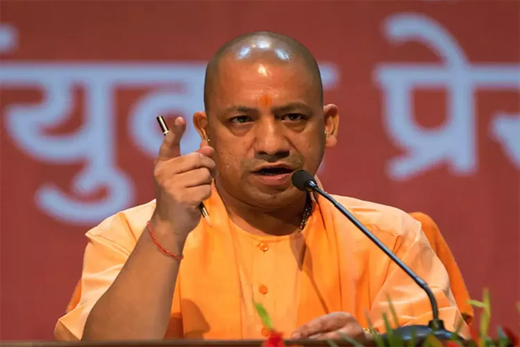 You are currently viewing Mansa Devi मंदिर में भगदड़ से मचा कोहराम, सीएम योगी ने मृतकों के परिजनों को दो-दो लाख की सहायता का किया ऐलान