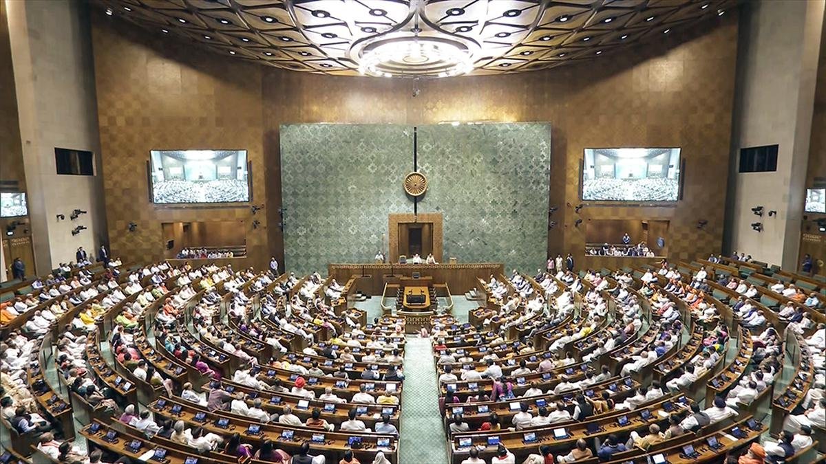 You are currently viewing संसद का मानसून सत्र: पहले चार दिन व्यर्थ, क्या पांचवें दिन होगा कोई बदलाव?