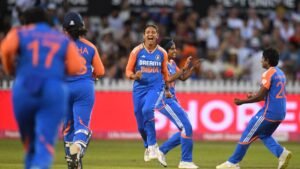 Read more about the article IND W vs ENG W:25 गेंदों में इंग्लैंड के 9 विकेट गिरे, भारत ने बनाया अनोखा वर्ल्ड रिकॉर्ड