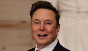 Read more about the article एलन मस्क की तीसरी पार्टी की योजना से मची राजनीति में हलचल, ट्रंप से टकराव की आशंका