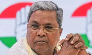 Read more about the article Karnataka Congress Crisis:क्या जाएगी कर्नाटक के मुख्यमंत्री सिद्धारमैया की कुर्सी?