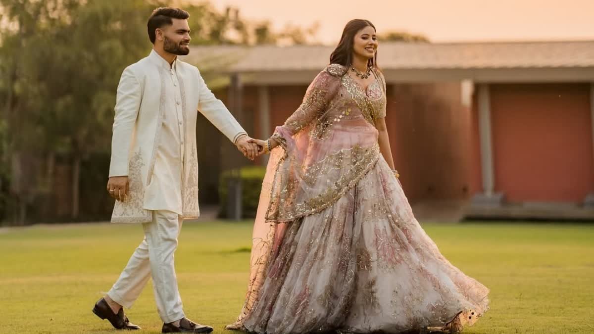 You are currently viewing सपा सांसद से सगाई के चलते क्रिकेटर रिंकू सिंह पर गिरी गाज, चुनाव आयोग ने स्वीप अभियान से हटाया