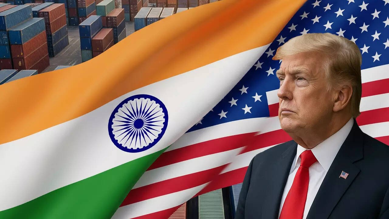 Read more about the article भारत पर भड़के ट्रंप के सलाहकार पीटर नवारो, बोले – “भारत बना रूस की वॉशिंग मशीन”