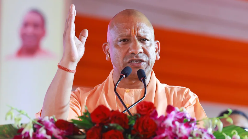 Read more about the article UP Police में नई भर्ती…सीएम योगी ने 1494 युवाओं को सौंपे नियुक्ति पत्र, जल्द होगी 30 हजार पदों पर और भर्ती