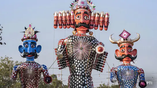 Read more about the article इस साल कब मनाया जाएगा दशहरे का पर्व, जानें रावण दहन का शुभ मुहूर्त