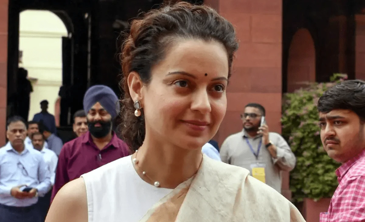 You are currently viewing लोकसभा में हंगामा: कंगना रनौत का बड़ा आरोप, “गृहमंत्री अमित शाह पर विपक्षी सांसदों ने फेंके पत्थर”