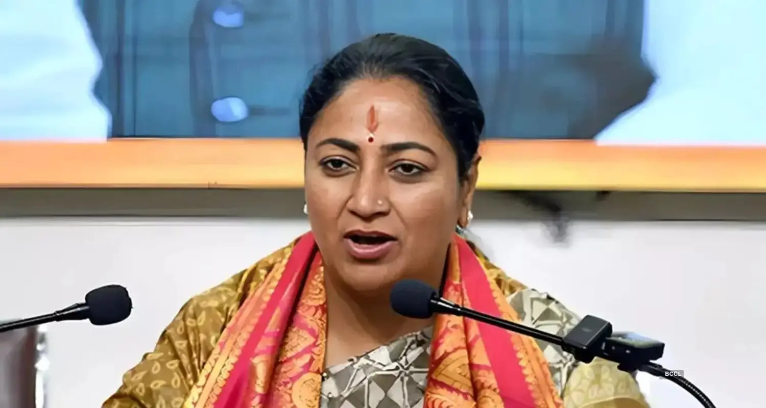 Read more about the article मुख्यमंत्री रेखा गुप्ता पर हमले की कोशिश: मुख्यमंत्री कार्यालय में मचा हड़कंप, पुलिस जांच में जुटी